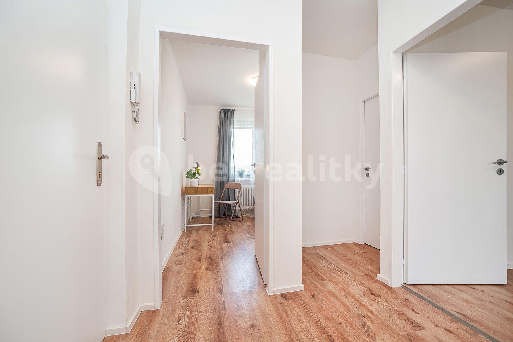 3 bedroom with open-plan kitchen flat for sale, 74 m², Hrusická, Prague, Prague