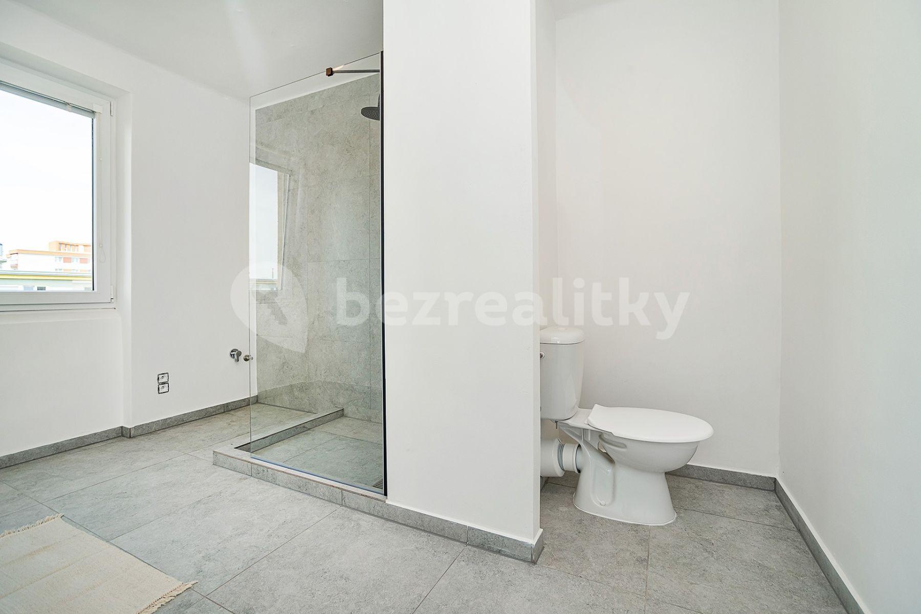 3 bedroom with open-plan kitchen flat for sale, 74 m², Hrusická, Prague, Prague