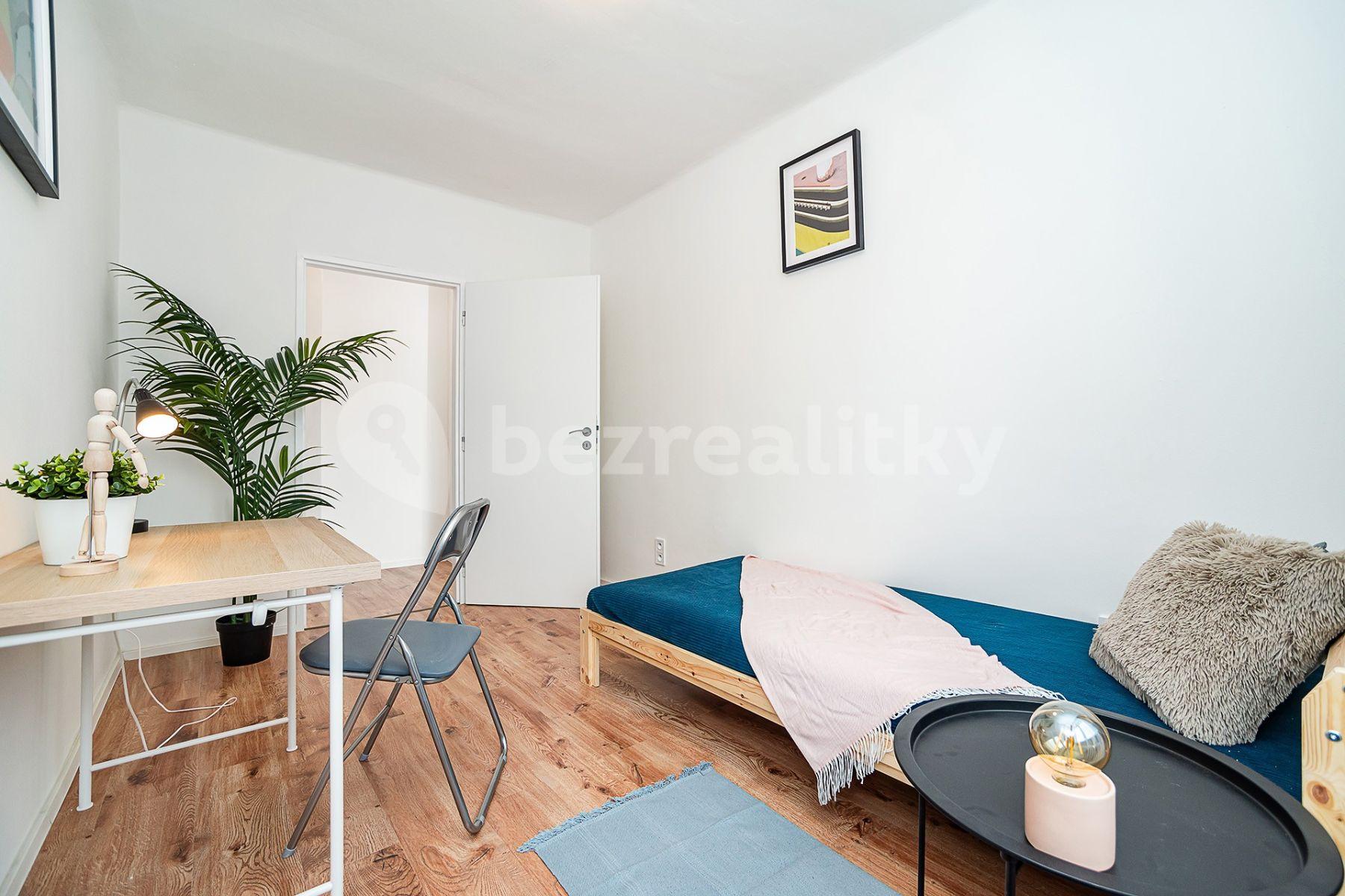 3 bedroom with open-plan kitchen flat for sale, 74 m², Hrusická, Prague, Prague