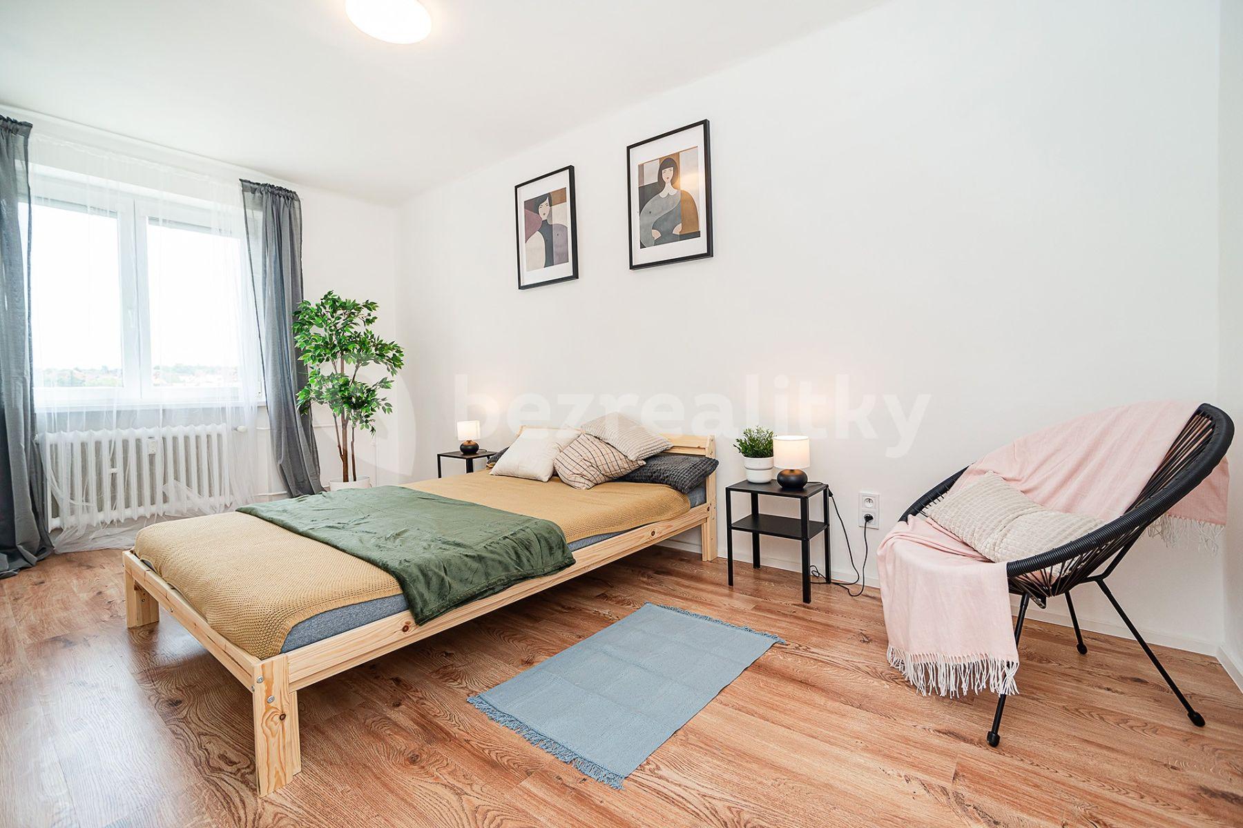 3 bedroom with open-plan kitchen flat for sale, 74 m², Hrusická, Prague, Prague