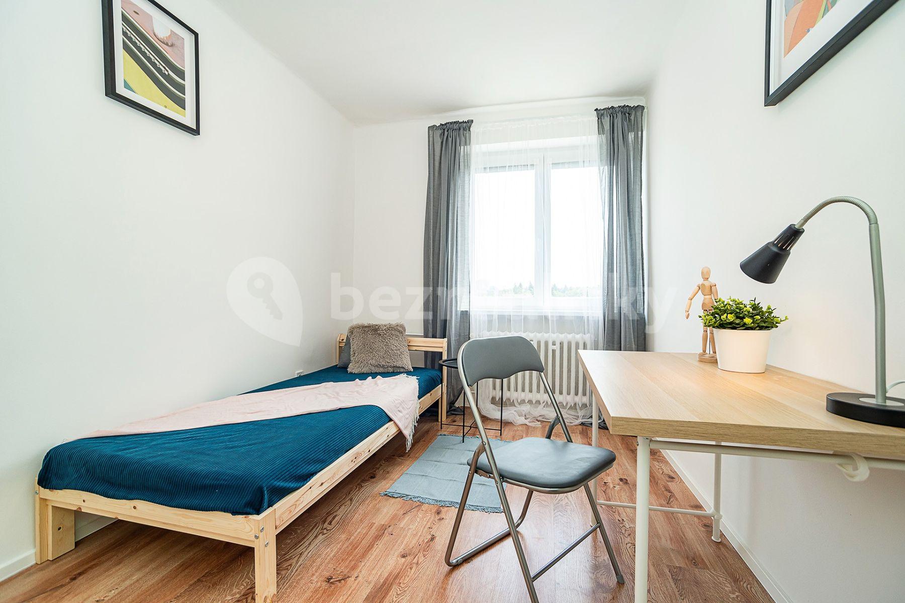 3 bedroom with open-plan kitchen flat for sale, 74 m², Hrusická, Prague, Prague