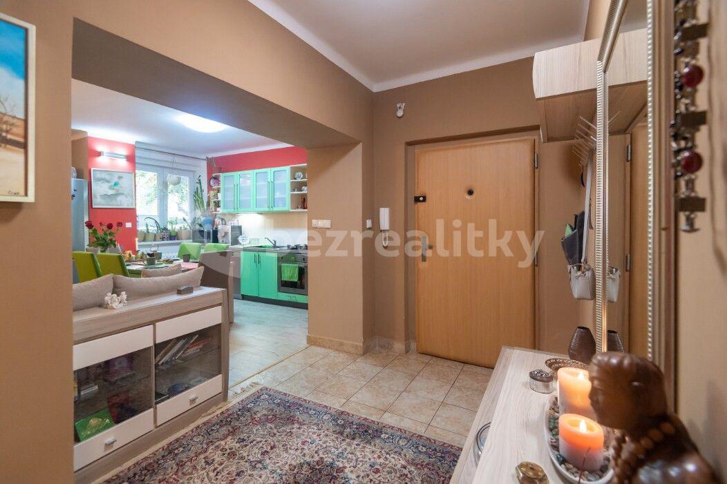 2 bedroom flat to rent, 16 m², Biskupcova, Prague, Prague