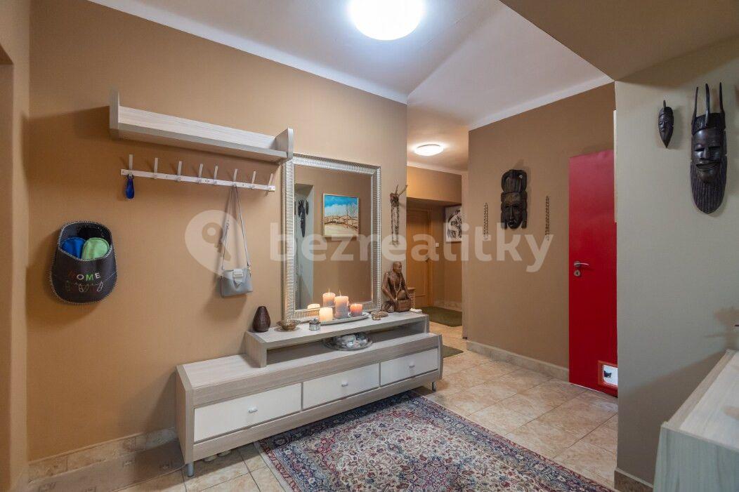 2 bedroom flat to rent, 16 m², Biskupcova, Prague, Prague