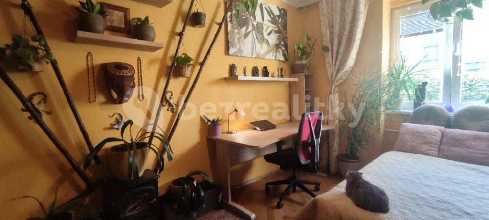 2 bedroom flat to rent, 16 m², Biskupcova, Prague, Prague