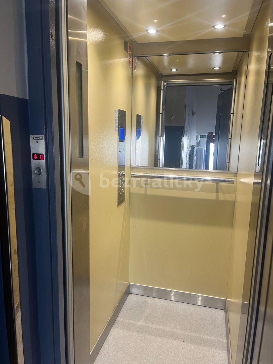 2 bedroom flat for sale, 78 m², V Olšinách, Prague, Prague