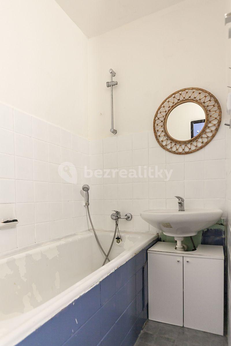 1 bedroom with open-plan kitchen flat for sale, 40 m², Sáňkařská, Prague, Prague