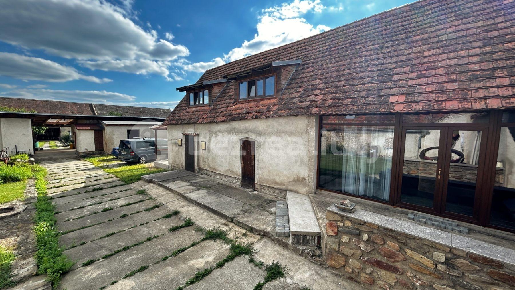 house for sale, 850 m², Štítary, Jihomoravský Region