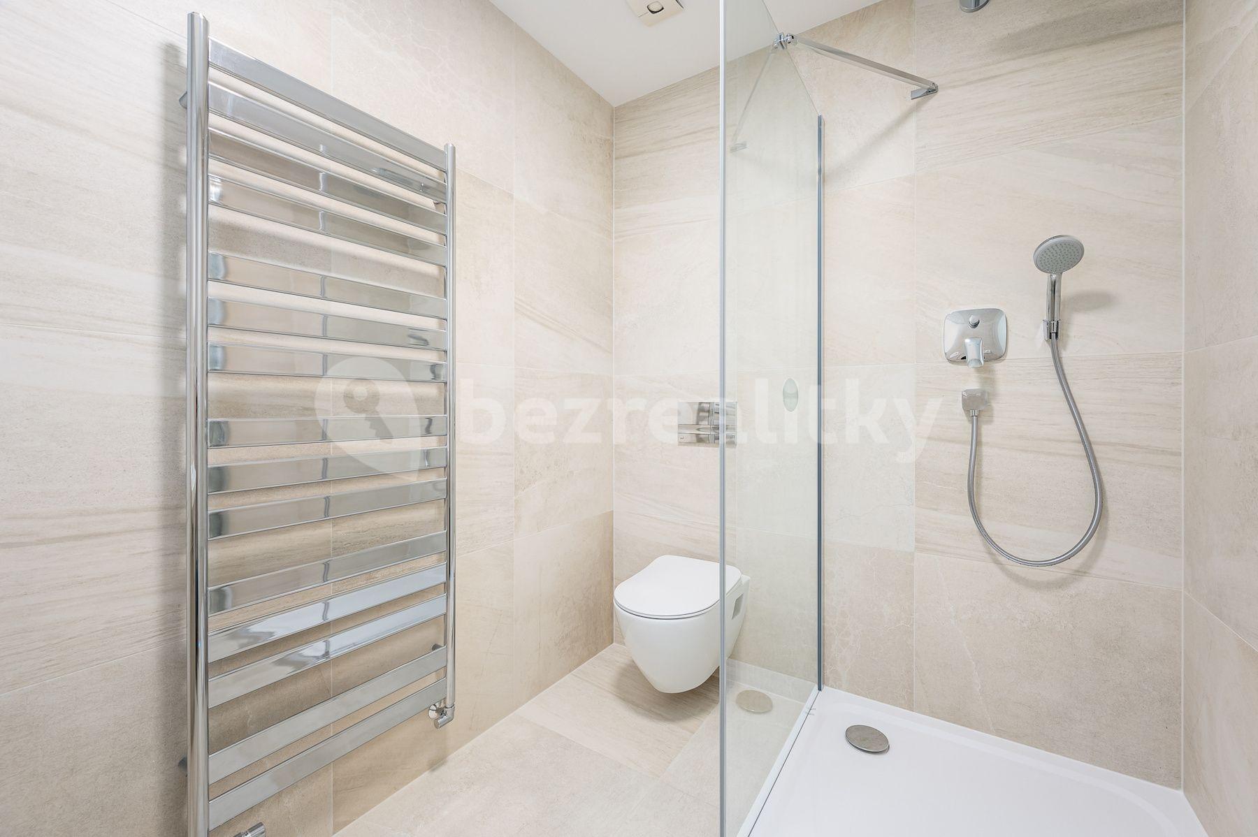 3 bedroom with open-plan kitchen flat for sale, 130 m², Högerova, Prague, Prague