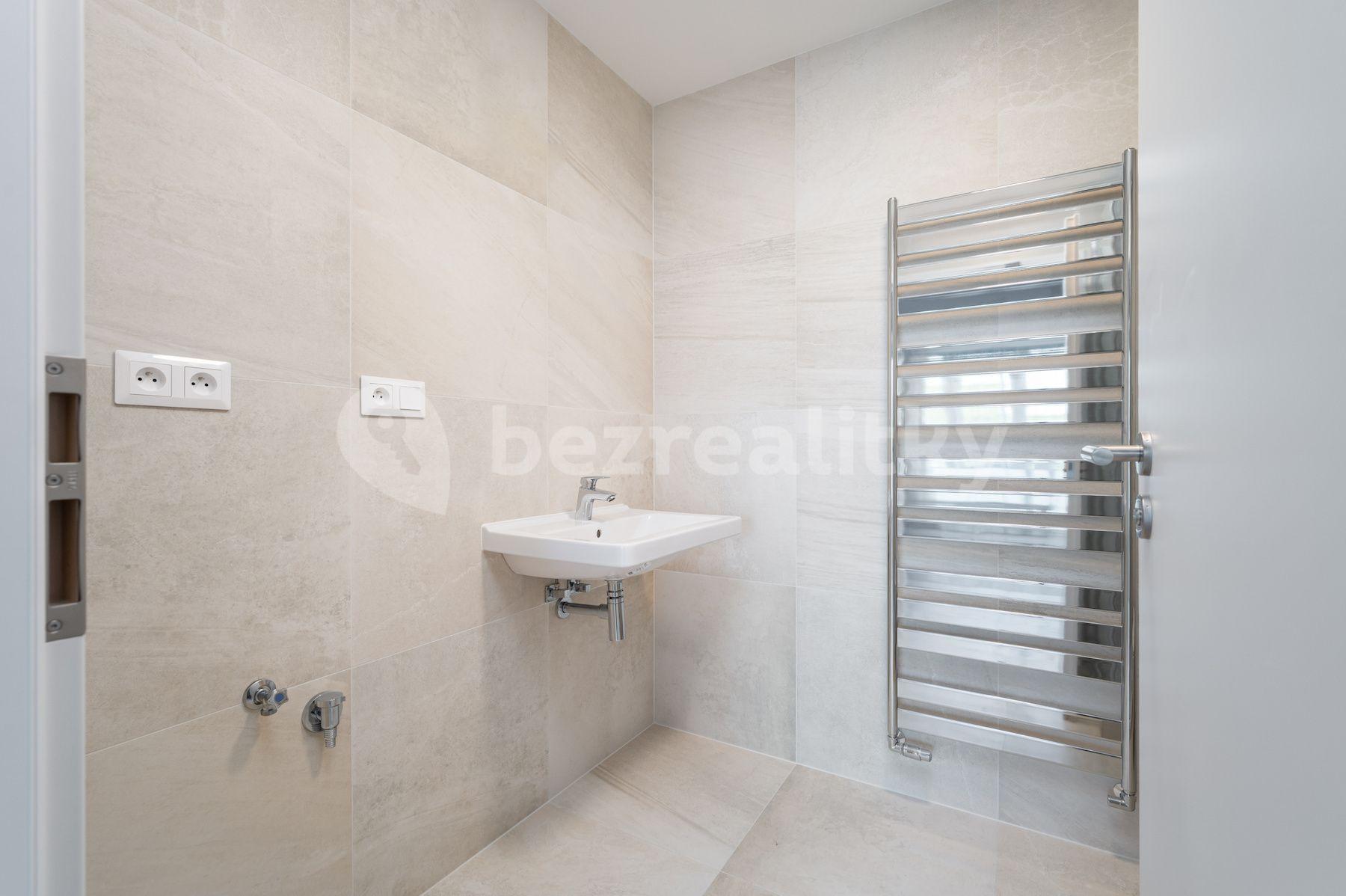 3 bedroom with open-plan kitchen flat for sale, 130 m², Högerova, Prague, Prague