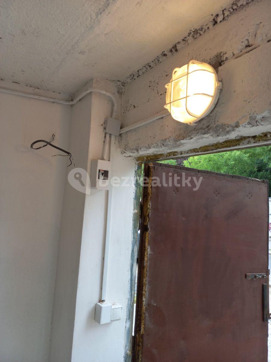 garage to rent, 16 m², Irkutská, Prague, Prague