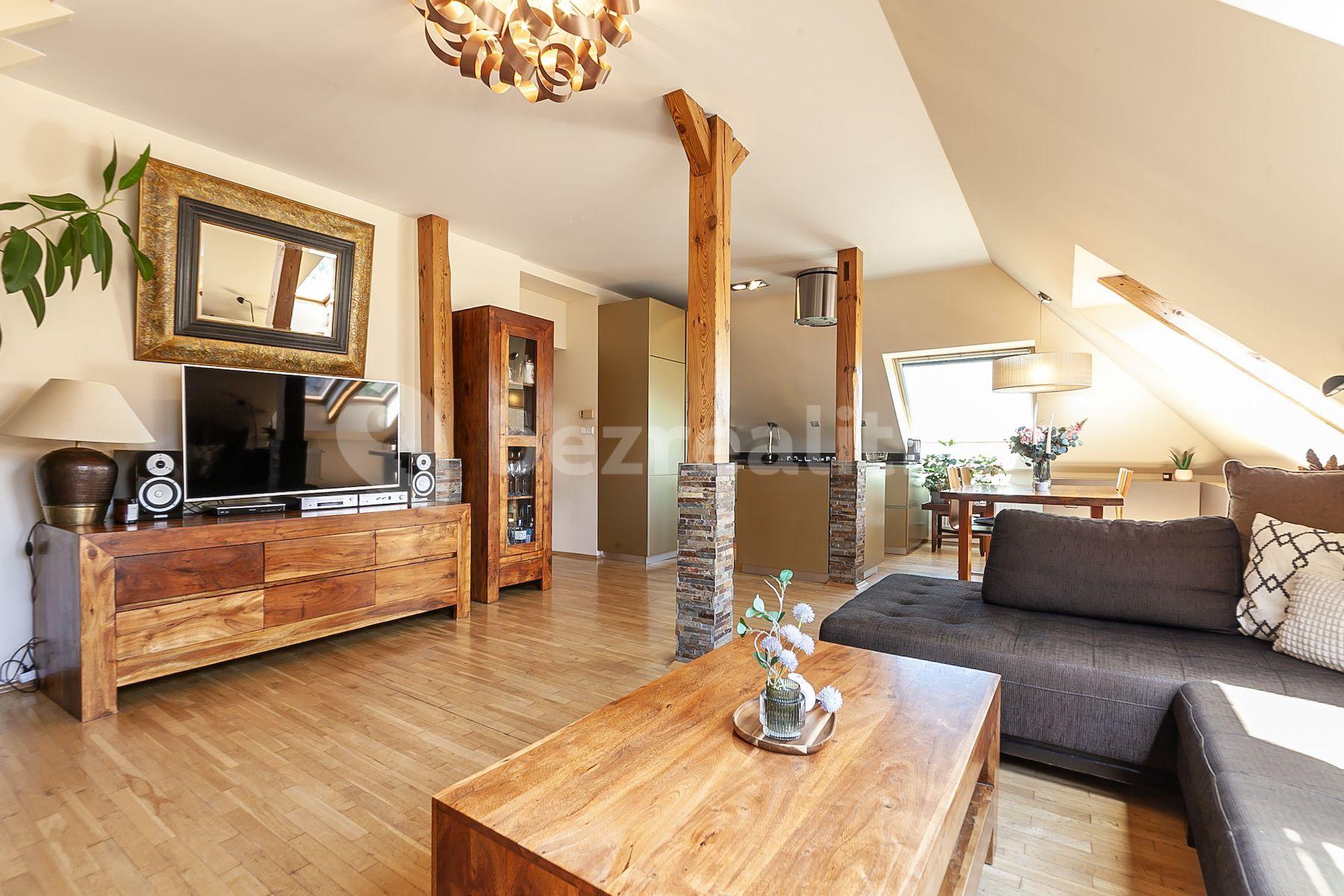 3 bedroom with open-plan kitchen flat for sale, 99 m², Krokova, Prague, Prague