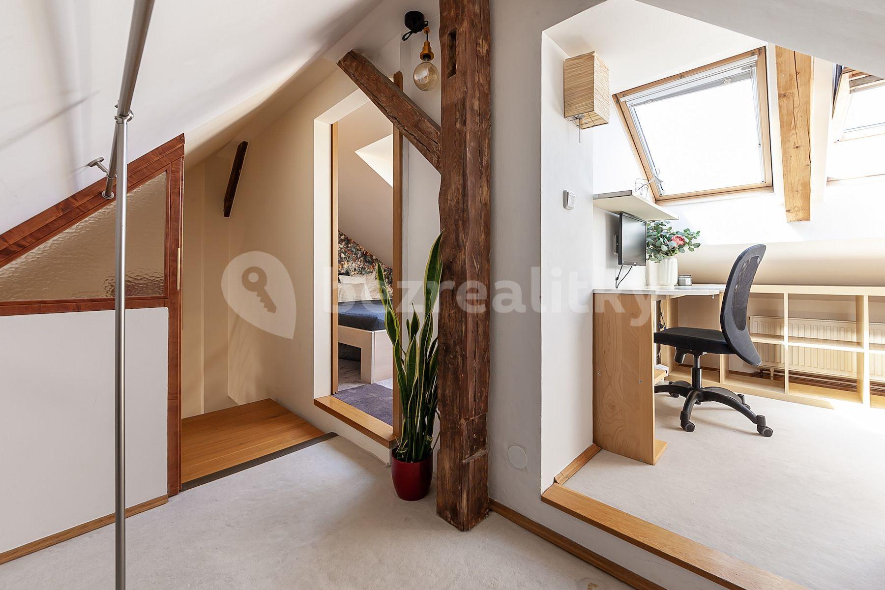 3 bedroom with open-plan kitchen flat for sale, 99 m², Krokova, Prague, Prague