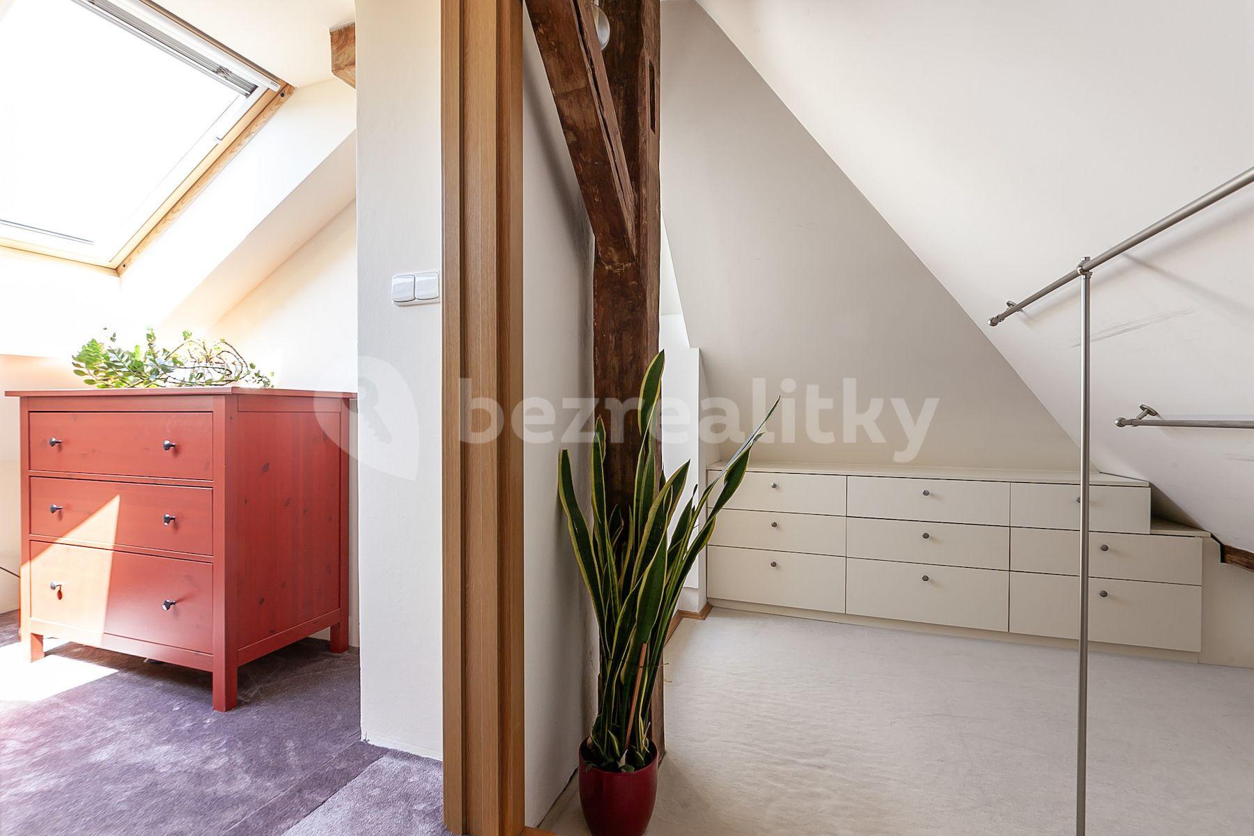 3 bedroom with open-plan kitchen flat for sale, 99 m², Krokova, Prague, Prague