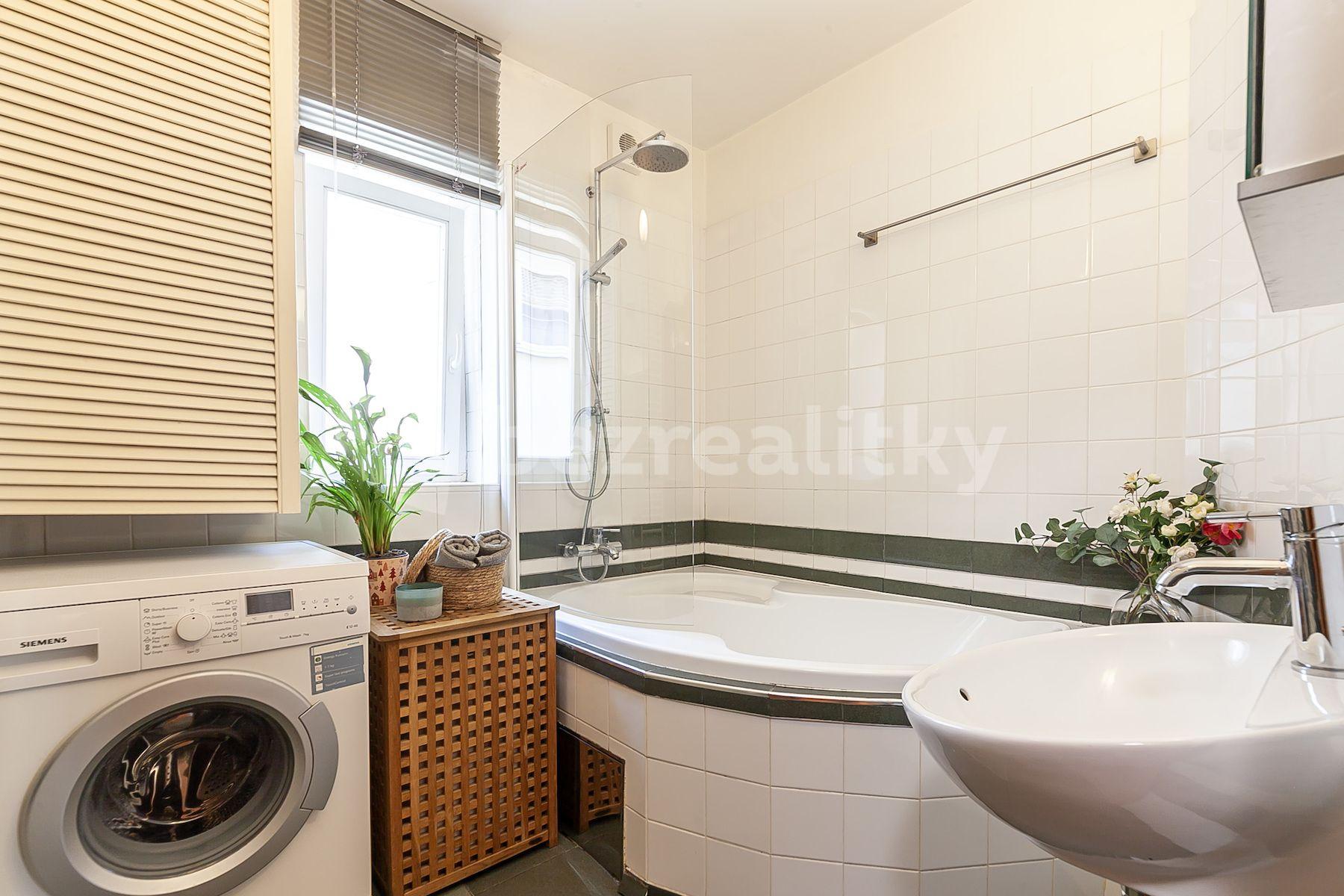 2 bedroom with open-plan kitchen flat for sale, 98 m², Krokova, Prague, Prague