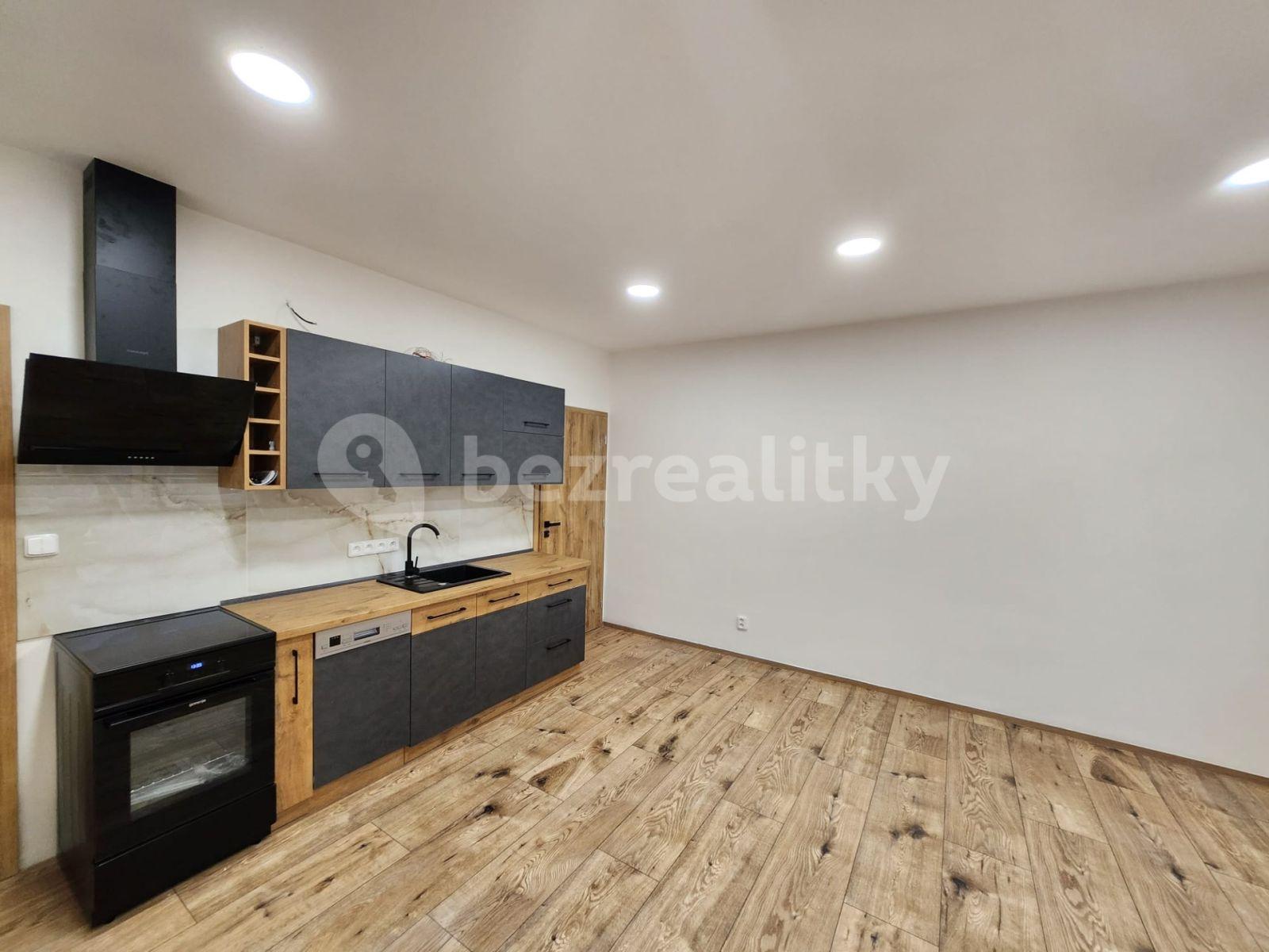 2 bedroom with open-plan kitchen flat to rent, 82 m², Chleborádova, Brno, Jihomoravský Region