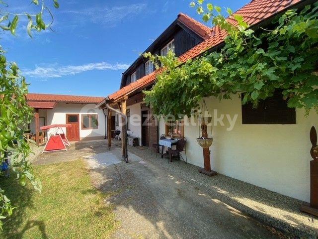 house for sale, 165 m², Býchory, Středočeský Region