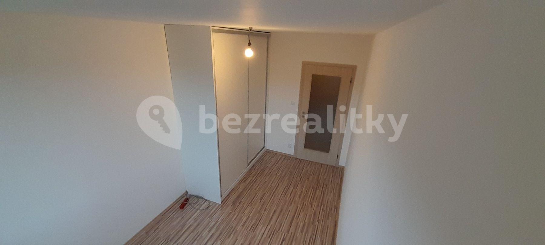 2 bedroom with open-plan kitchen flat to rent, 62 m², Lupáčova, Prague, Prague