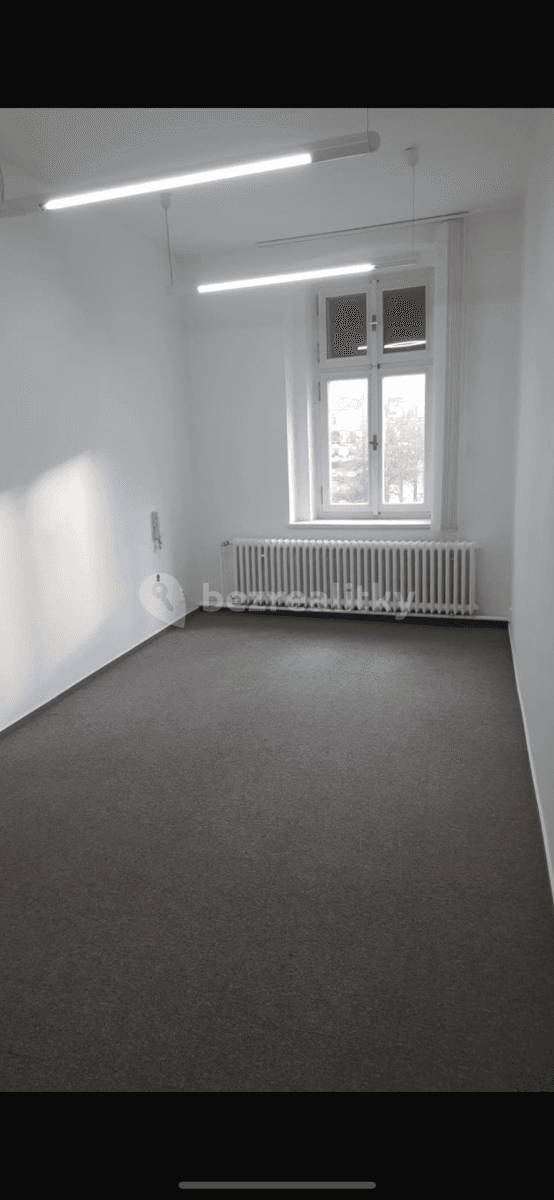 office to rent, 18 m², Masarykovo náměstí, Benešov, Středočeský Region