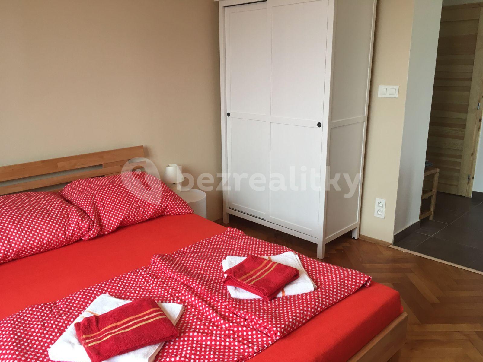 Studio flat to rent, 32 m², Bělohorská, Prague, Prague