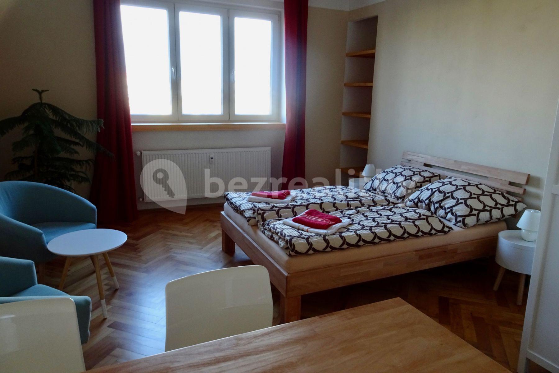 Studio flat to rent, 32 m², Bělohorská, Prague, Prague