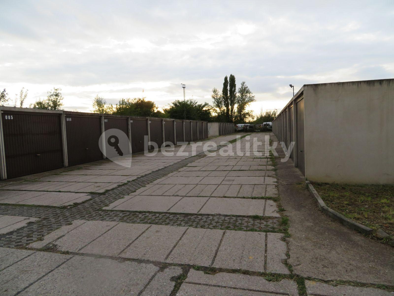 garage for sale, 17 m², Brandýs nad Labem-Stará Boleslav, Středočeský Region