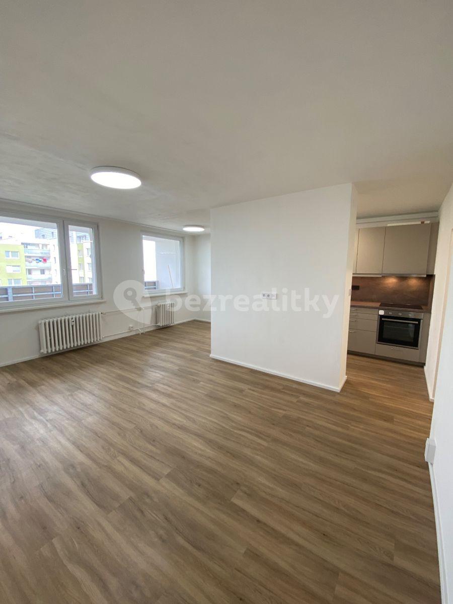 2 bedroom with open-plan kitchen flat to rent, 81 m², Jeseniova, Prague, Prague