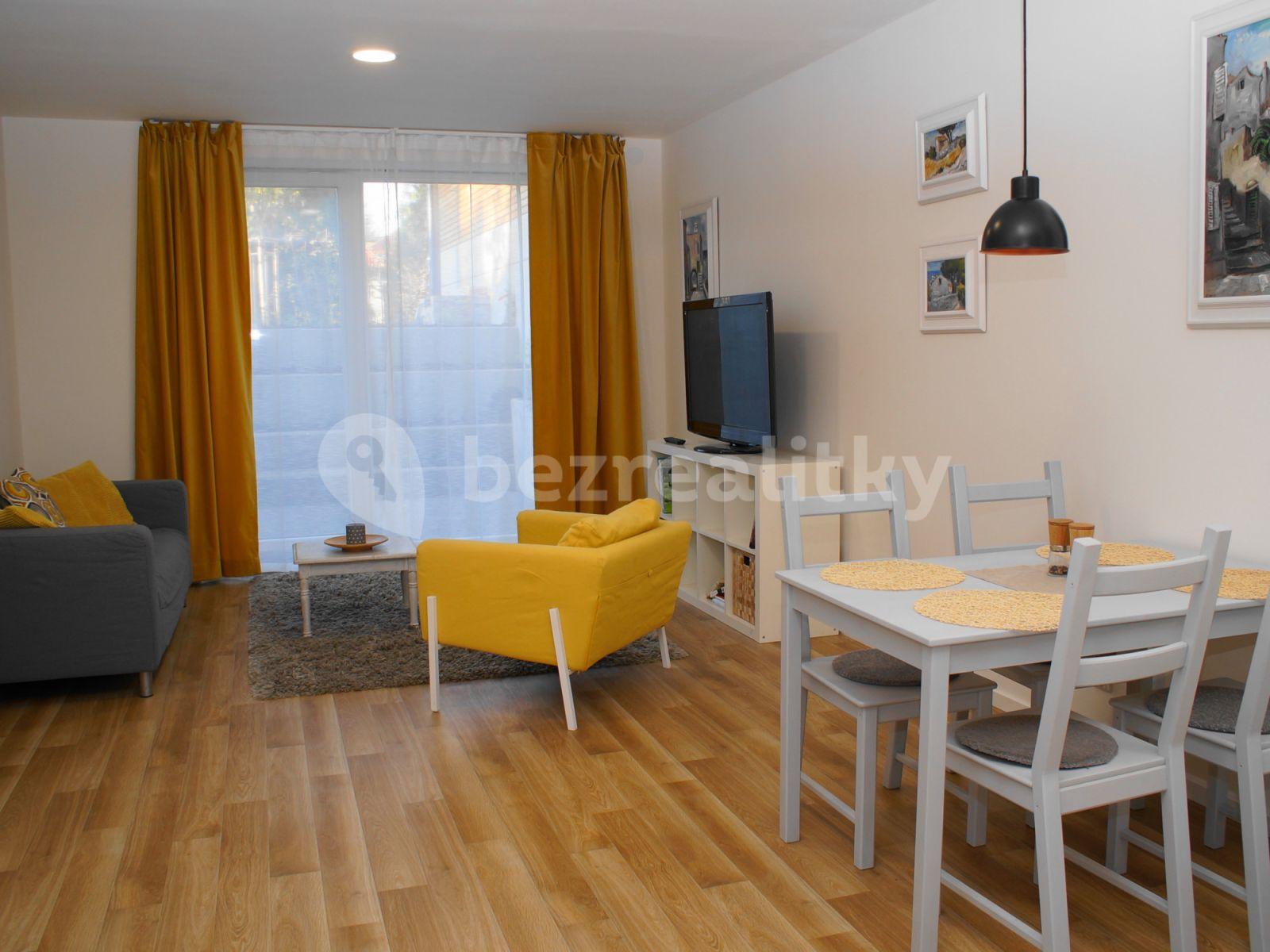 2 bedroom flat to rent, 52 m², Na Bečvářce, Prague, Prague