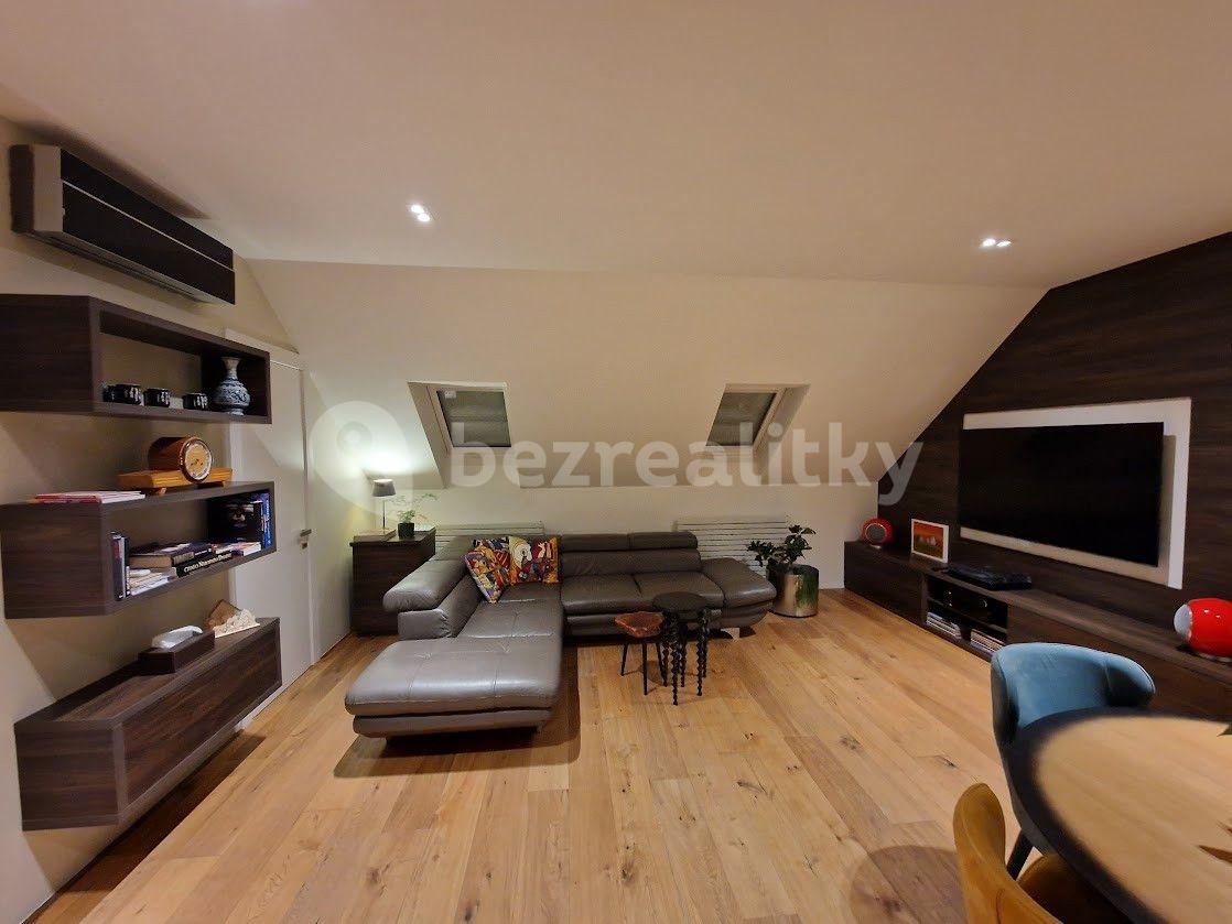 1 bedroom with open-plan kitchen flat to rent, 80 m², Kubelíkova, Prague, Prague