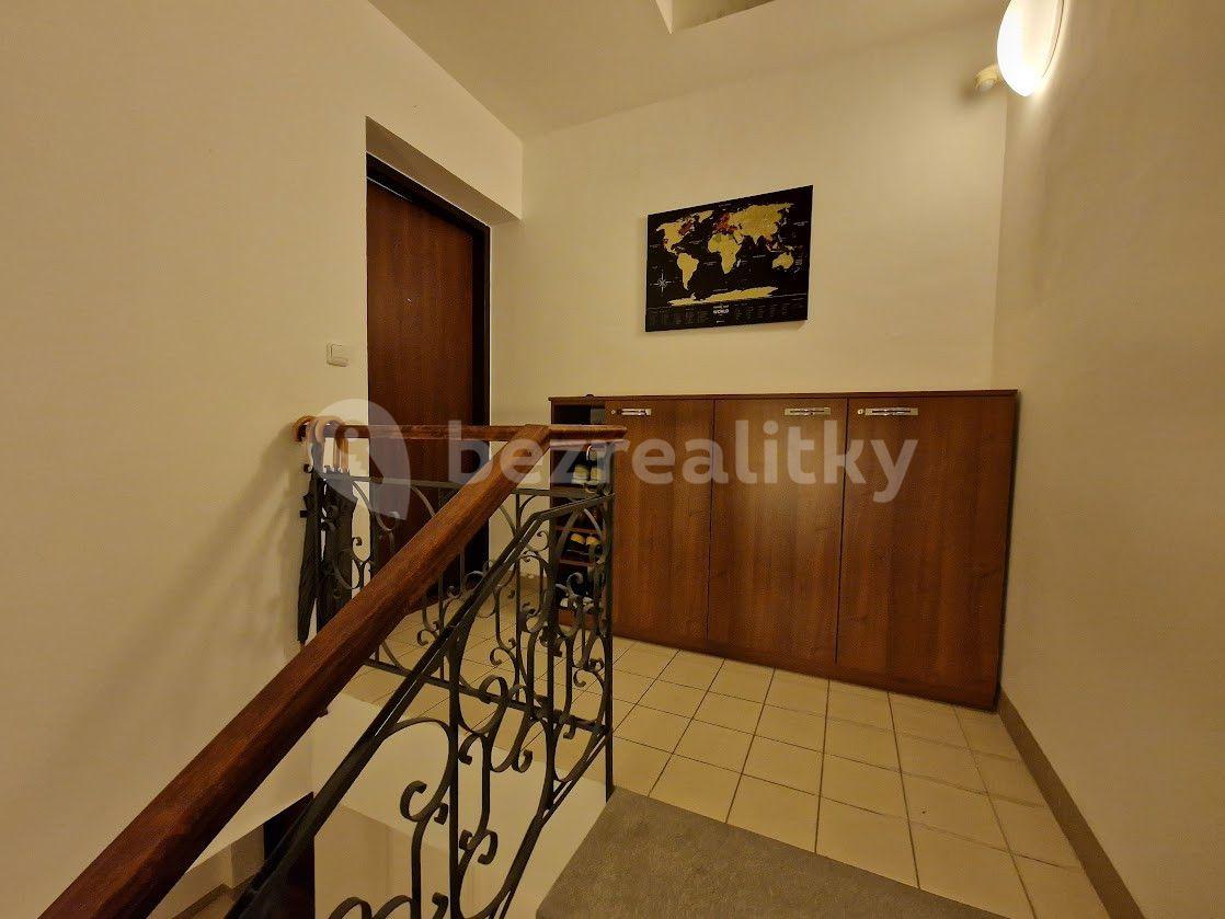 1 bedroom with open-plan kitchen flat to rent, 80 m², Kubelíkova, Prague, Prague