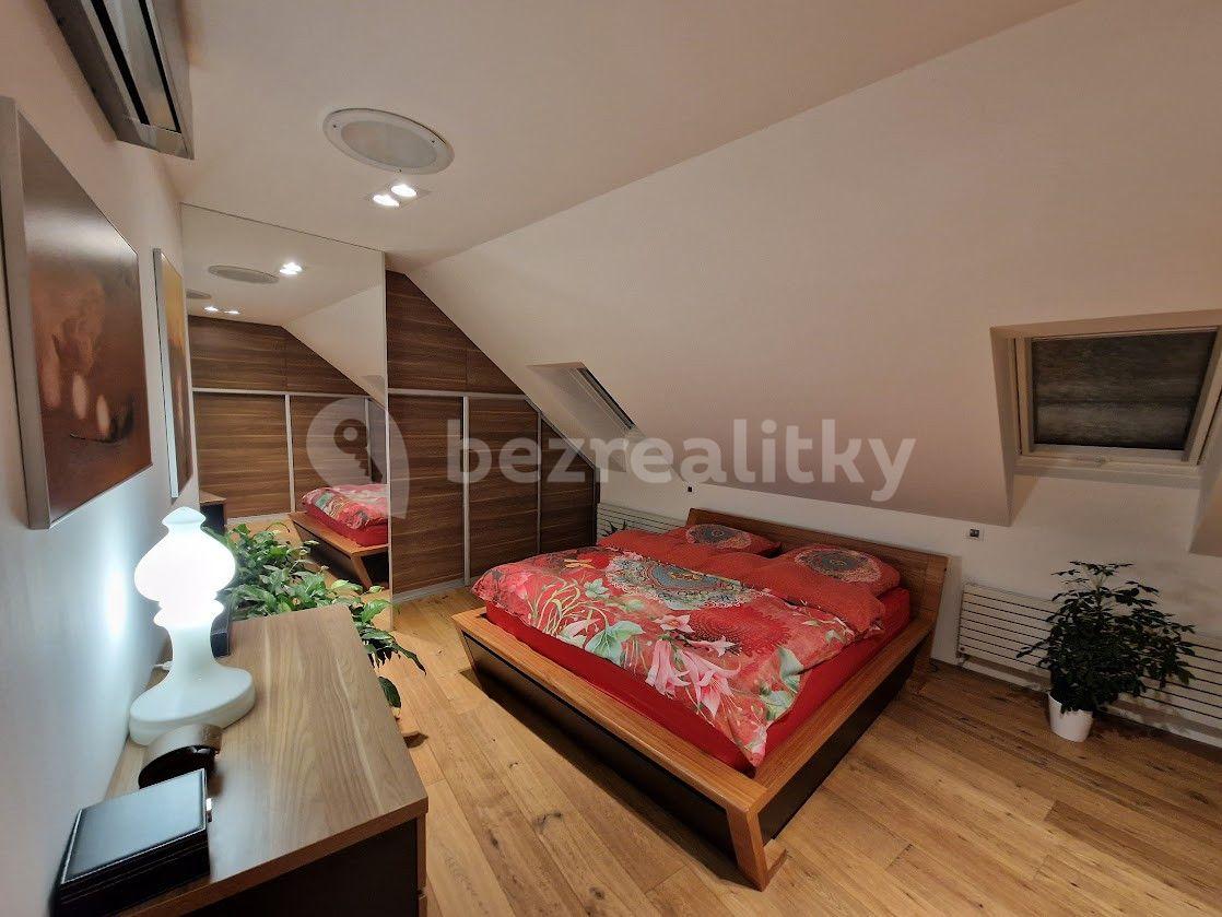 1 bedroom with open-plan kitchen flat to rent, 80 m², Kubelíkova, Prague, Prague