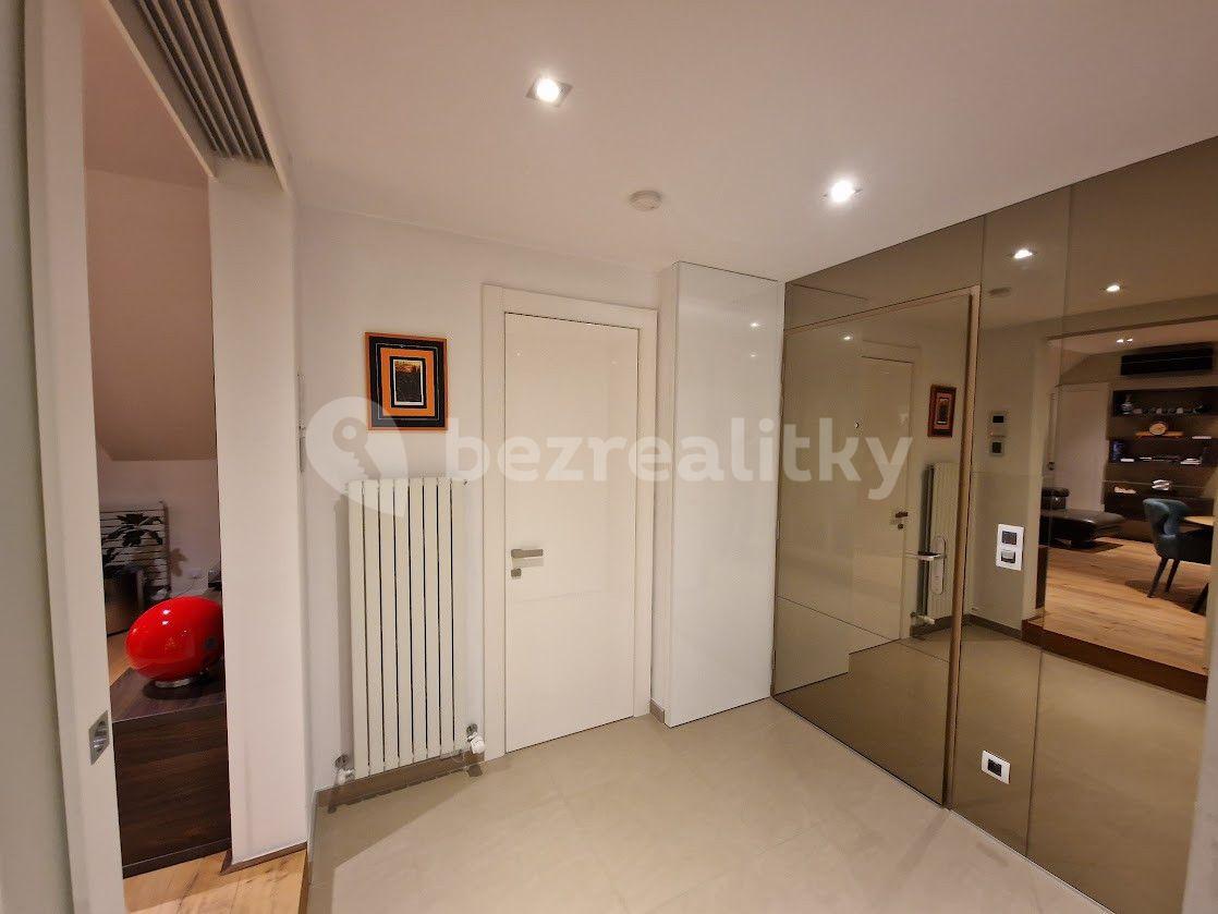 1 bedroom with open-plan kitchen flat to rent, 80 m², Kubelíkova, Prague, Prague