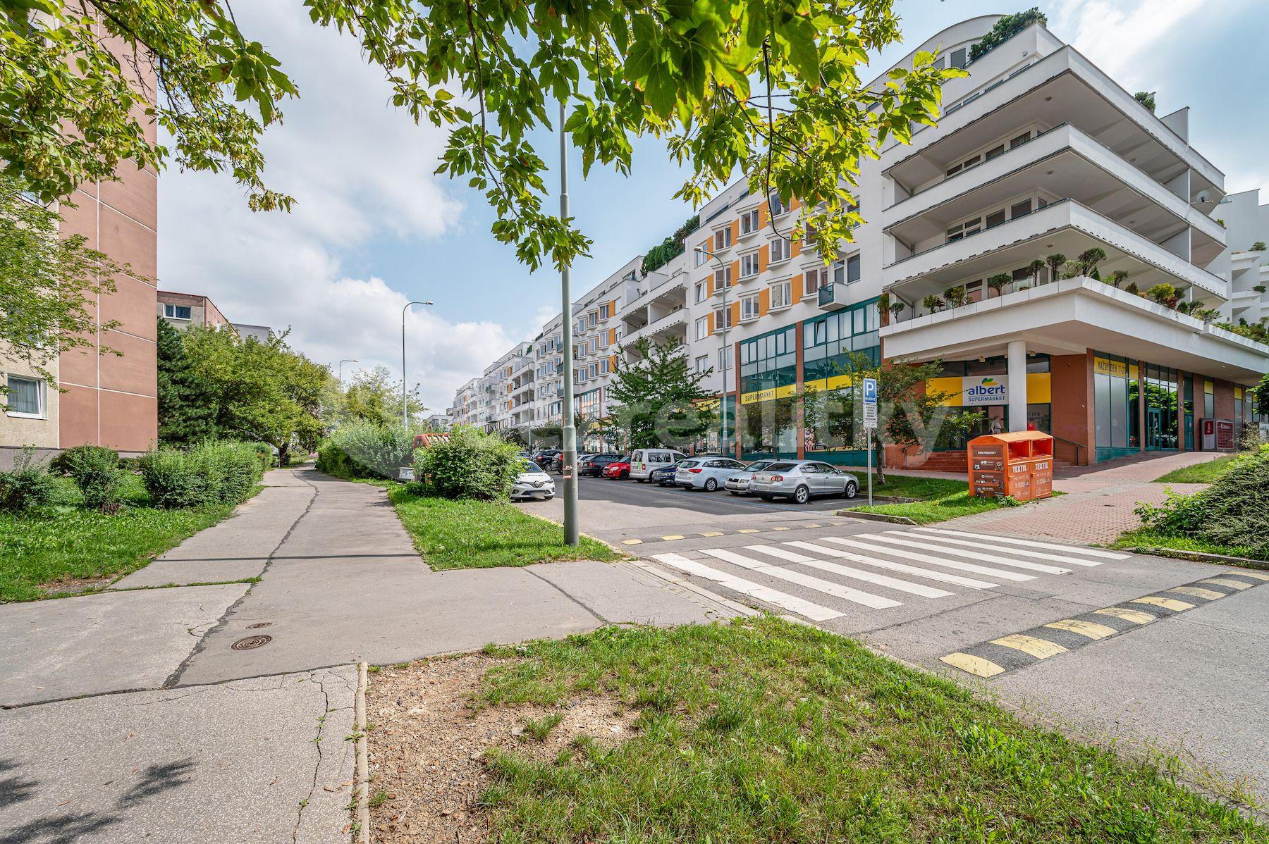 3 bedroom with open-plan kitchen flat for sale, 130 m², Högerova, Prague, Prague