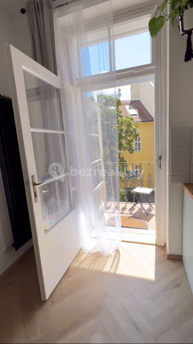 2 bedroom with open-plan kitchen flat to rent, 92 m², Anglická, Prague, Prague