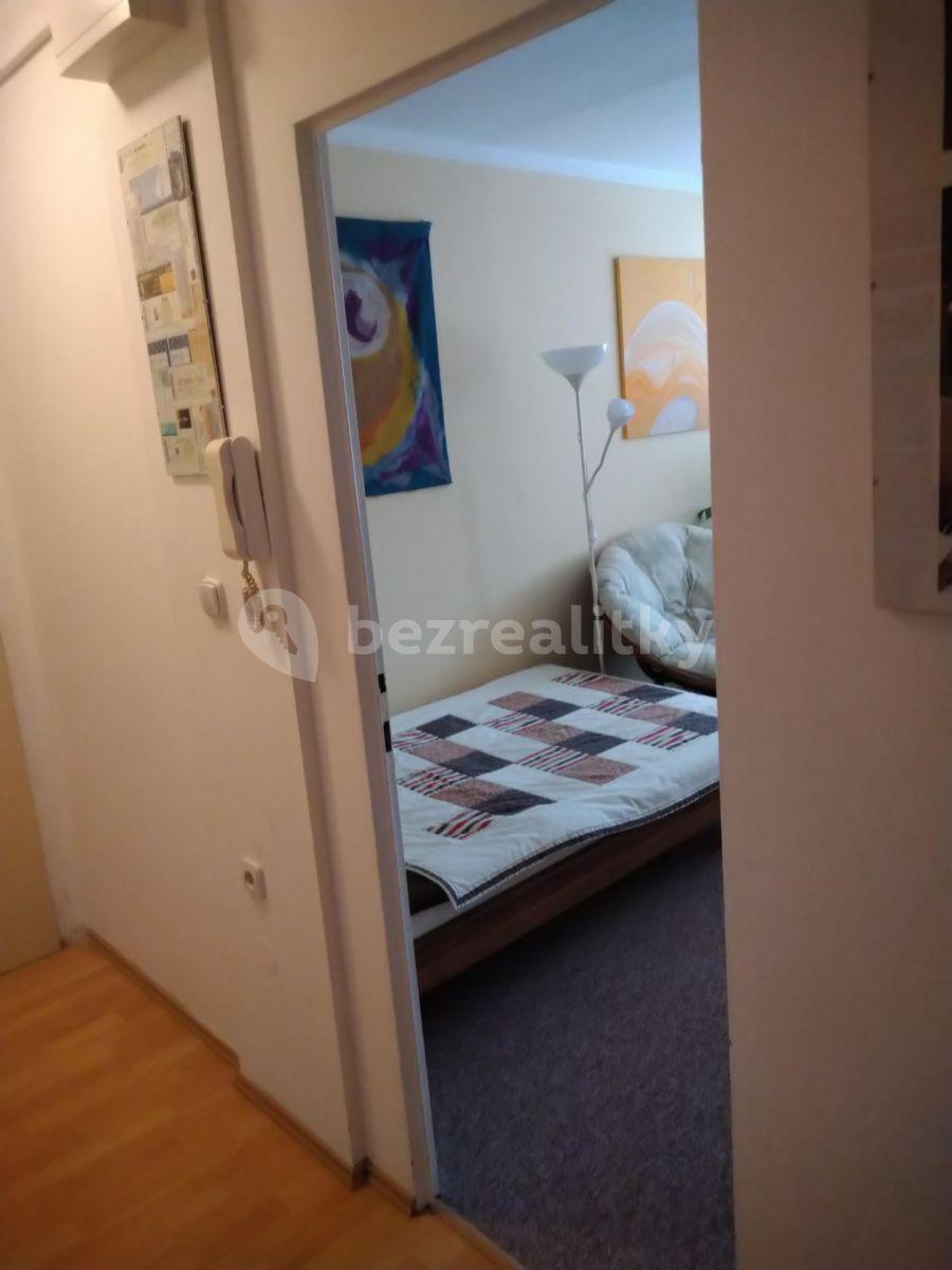 3 bedroom with open-plan kitchen flat to rent, 80 m², Husníkova, Prague, Prague