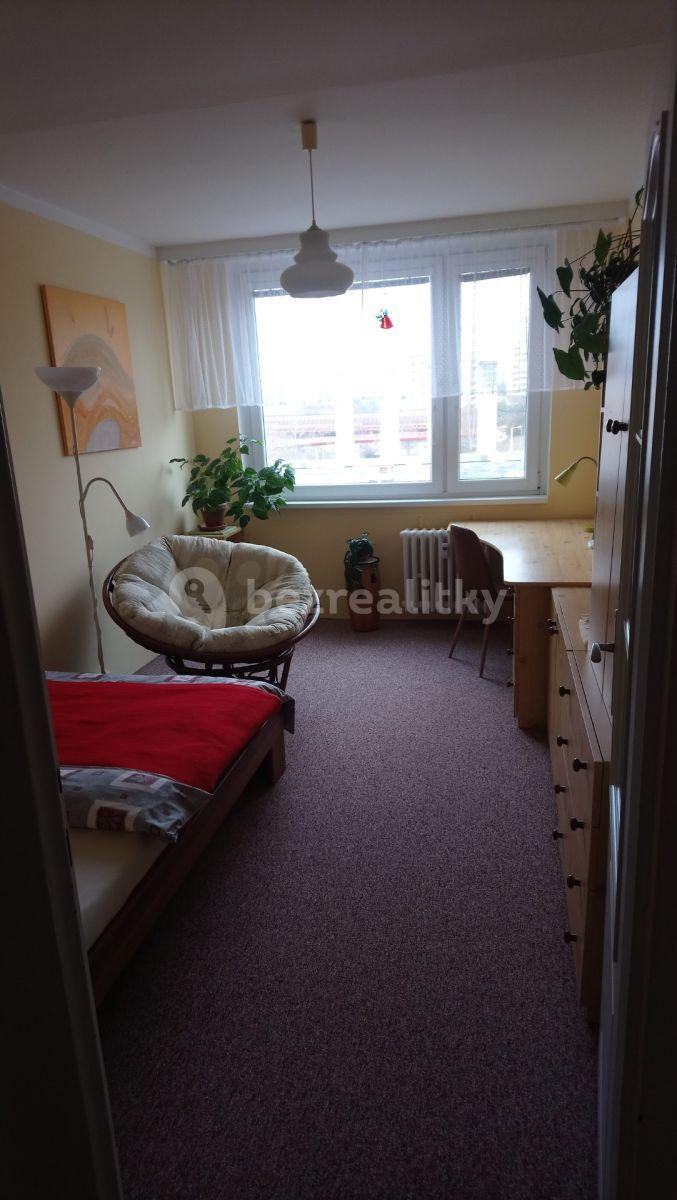 3 bedroom with open-plan kitchen flat to rent, 80 m², Husníkova, Prague, Prague