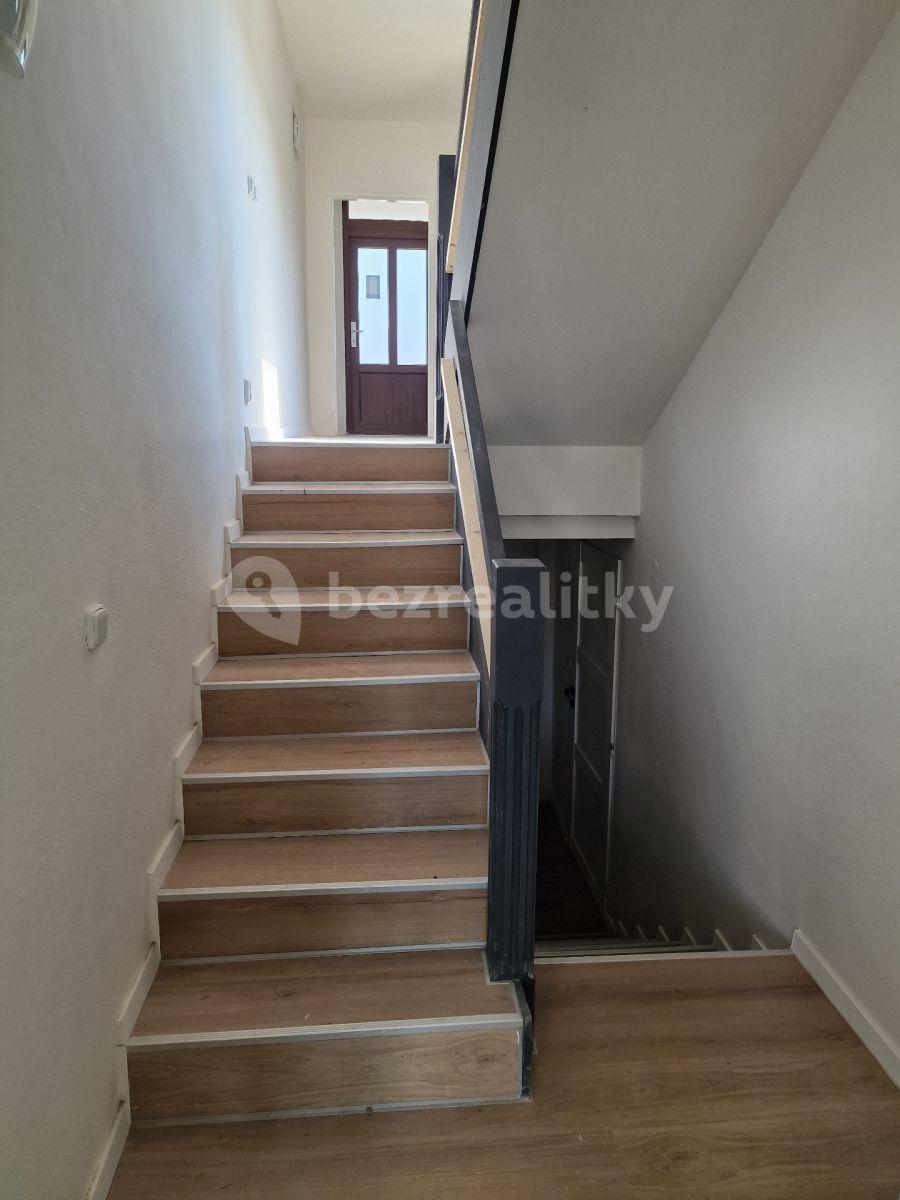 Studio flat to rent, 25 m², K Trninám, Prague, Prague