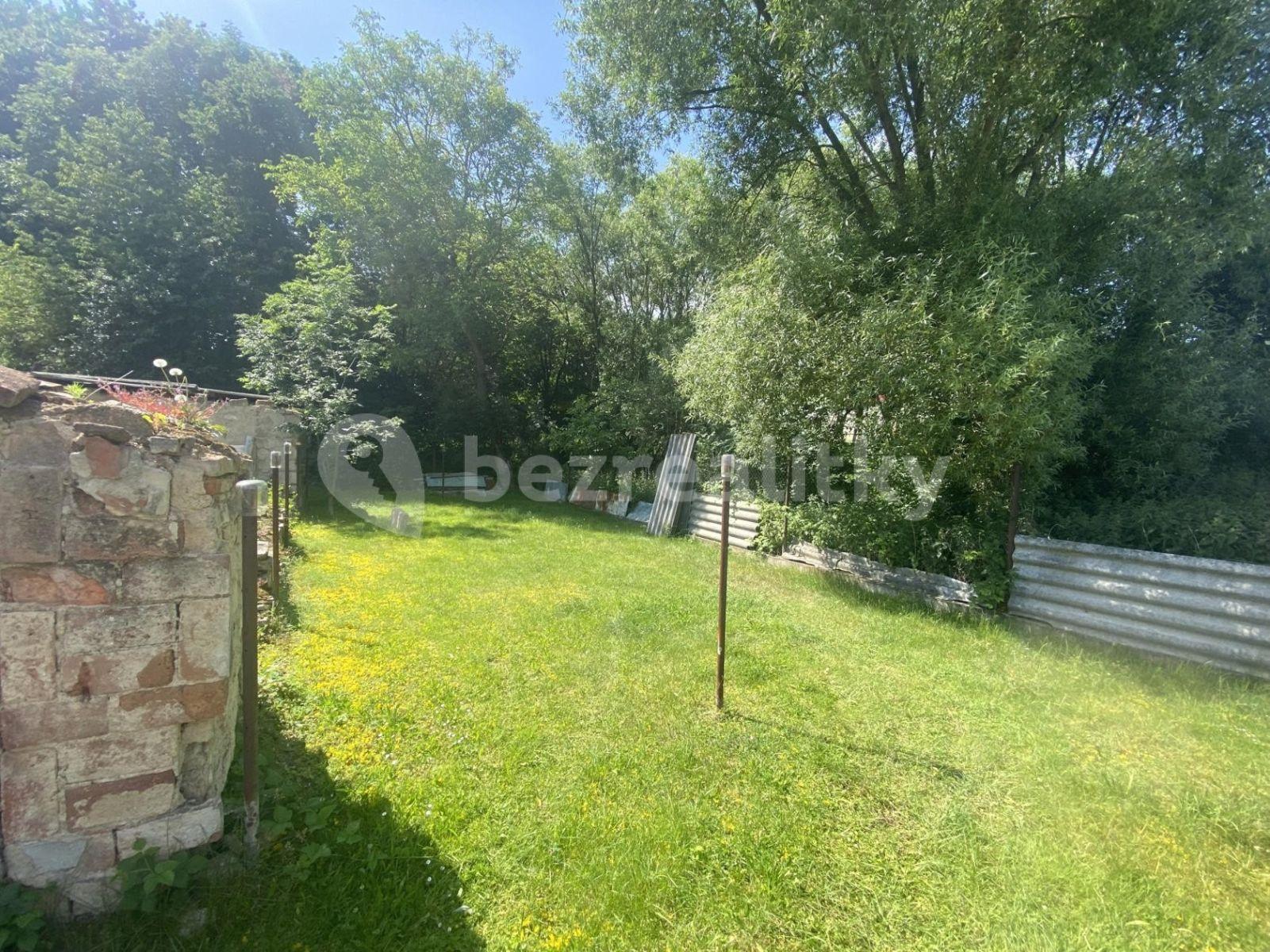 house for sale, 250 m², Křížkový Újezdec, Středočeský Region