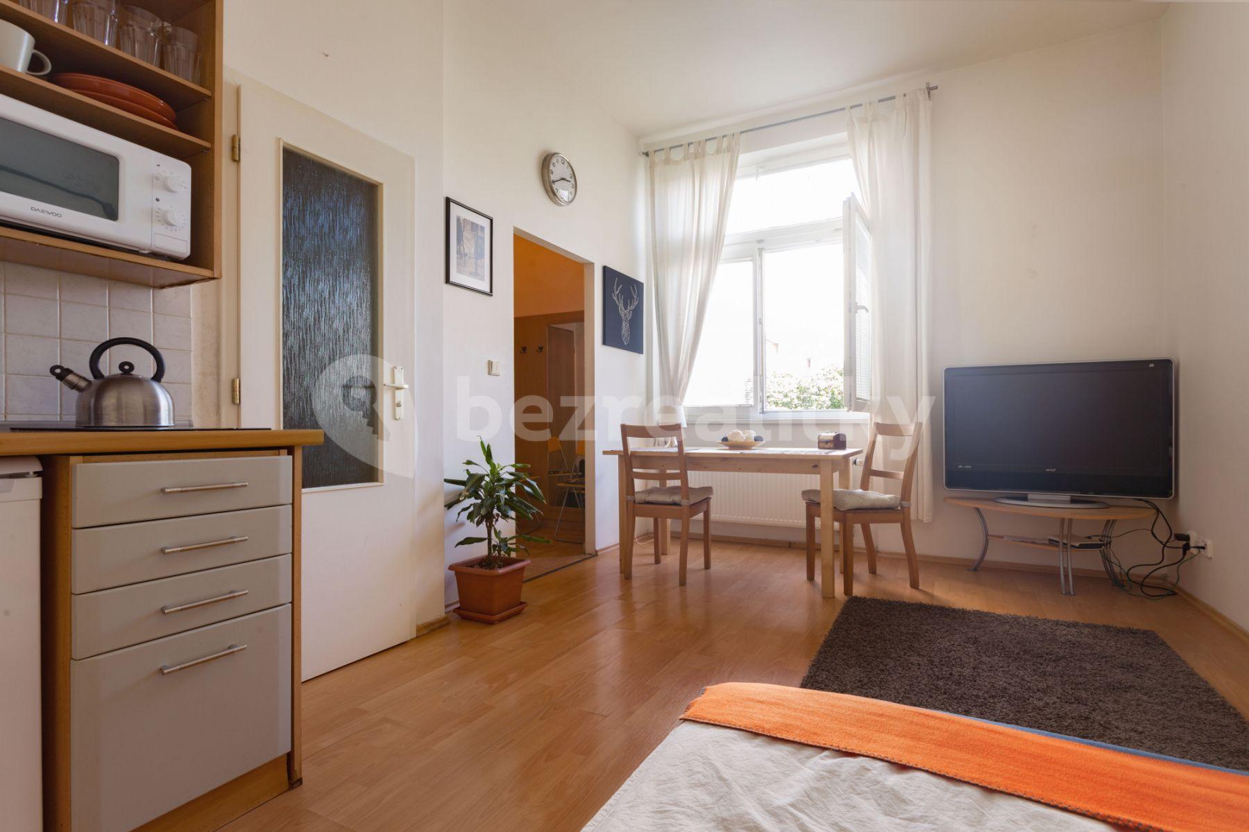 Studio flat to rent, 28 m², Kozácká, Prague, Prague