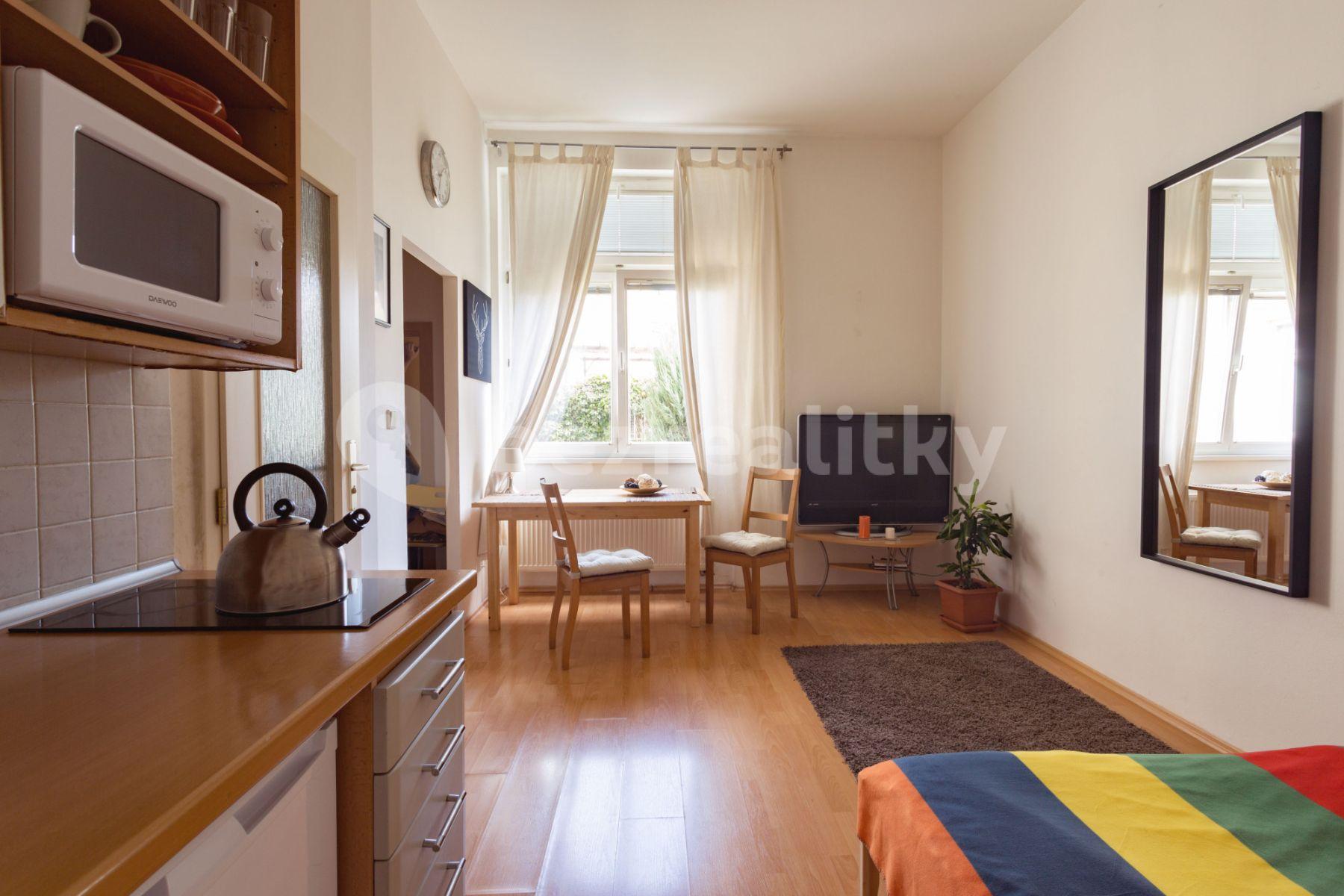 Studio flat to rent, 28 m², Kozácká, Prague, Prague