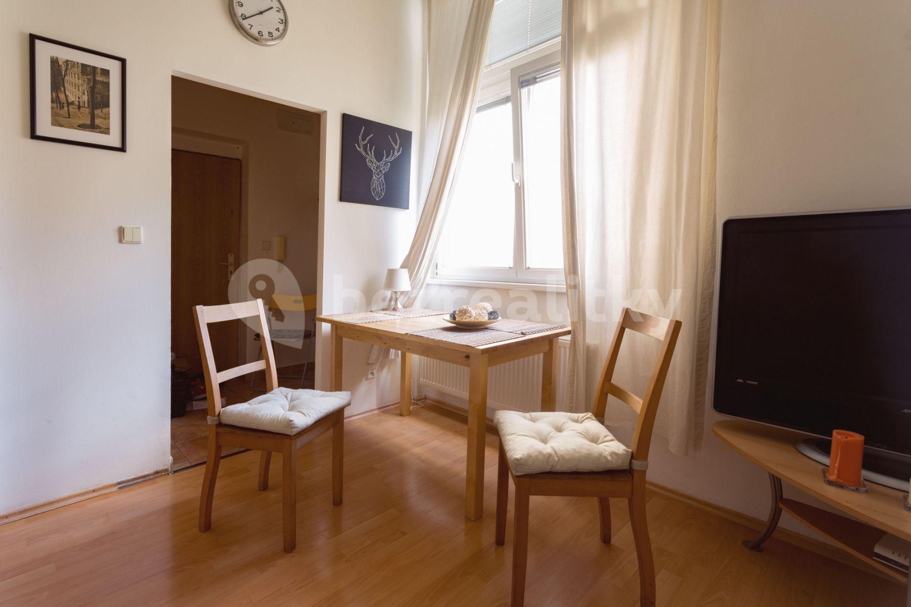 Studio flat to rent, 28 m², Kozácká, Prague, Prague