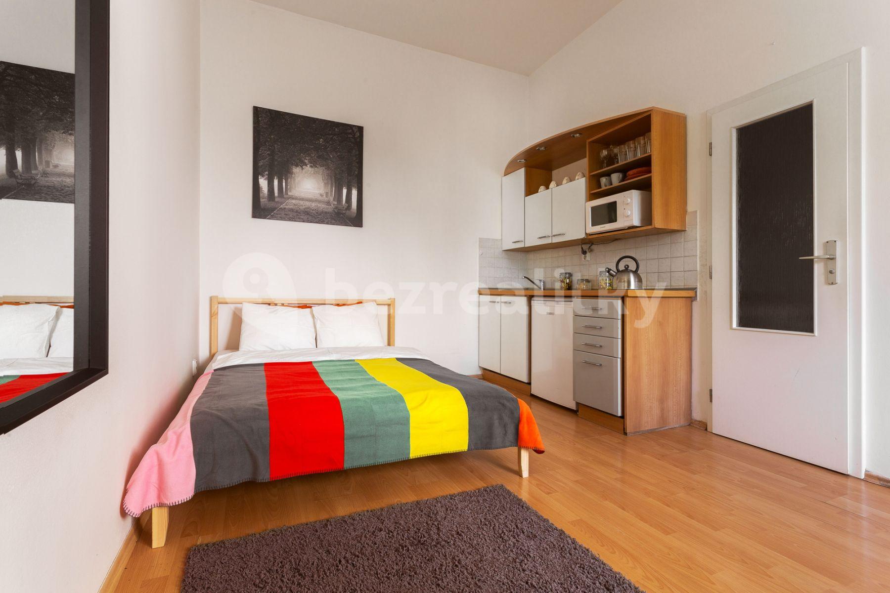 Studio flat to rent, 28 m², Kozácká, Prague, Prague