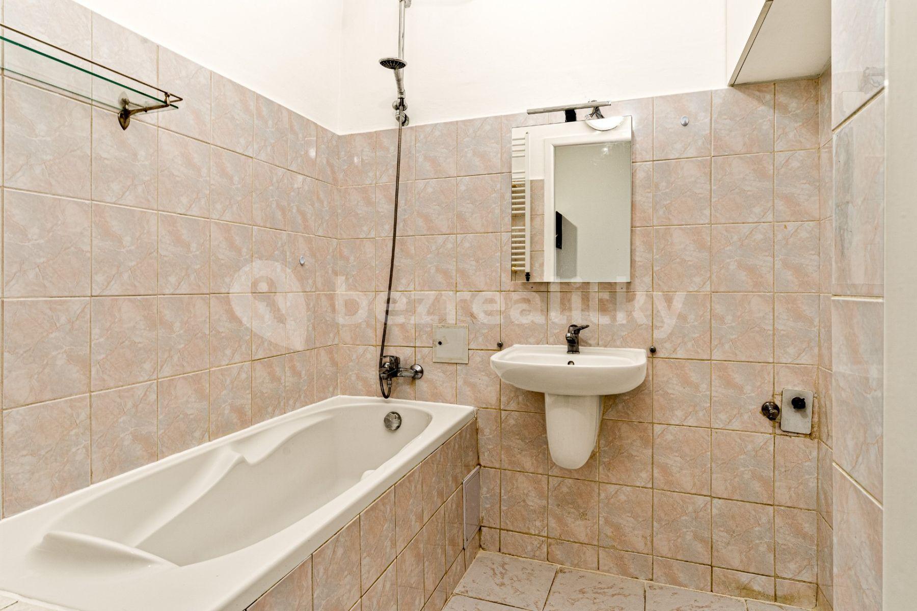 2 bedroom flat for sale, 52 m², Tolstého, Prague, Prague