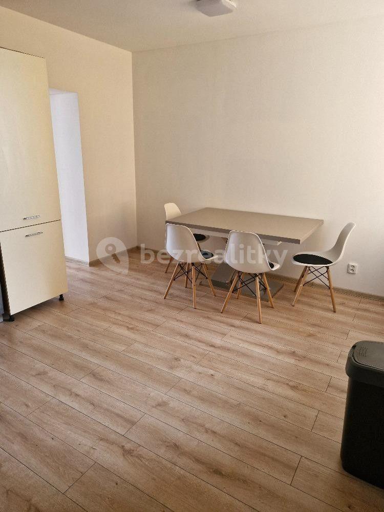 1 bedroom with open-plan kitchen flat for sale, 44 m², Šulcova, Kladno, Středočeský Region