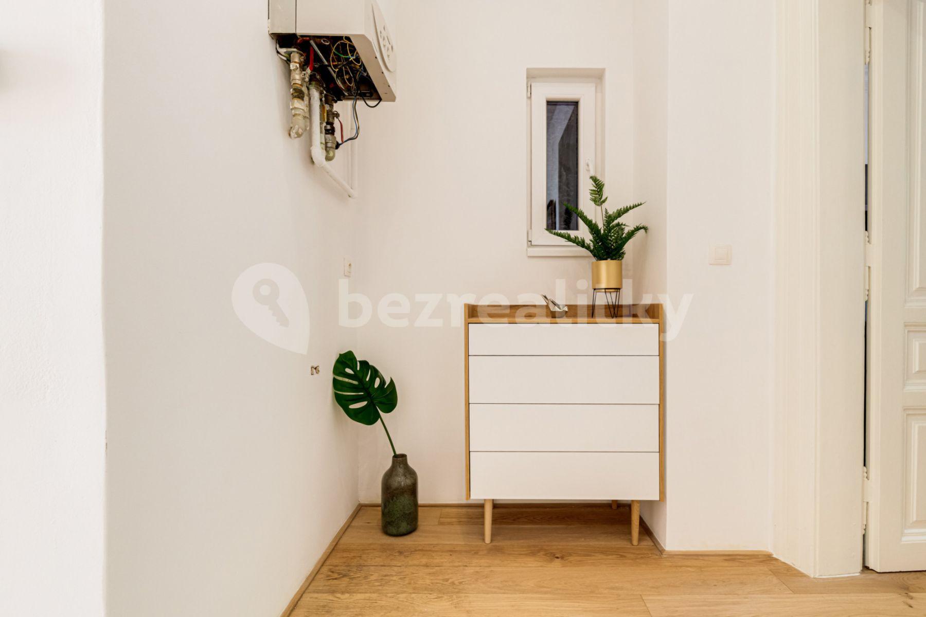 2 bedroom with open-plan kitchen flat to rent, 87 m², Kaizlovy sady, Prague, Prague