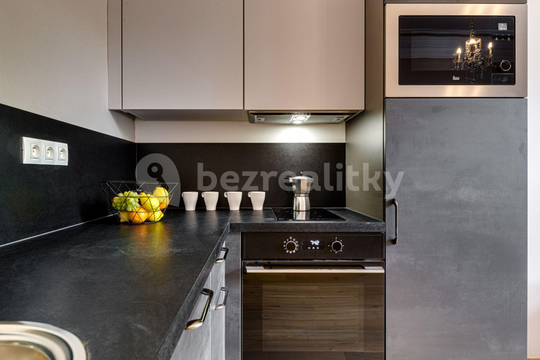 2 bedroom with open-plan kitchen flat to rent, 87 m², Kaizlovy sady, Prague, Prague