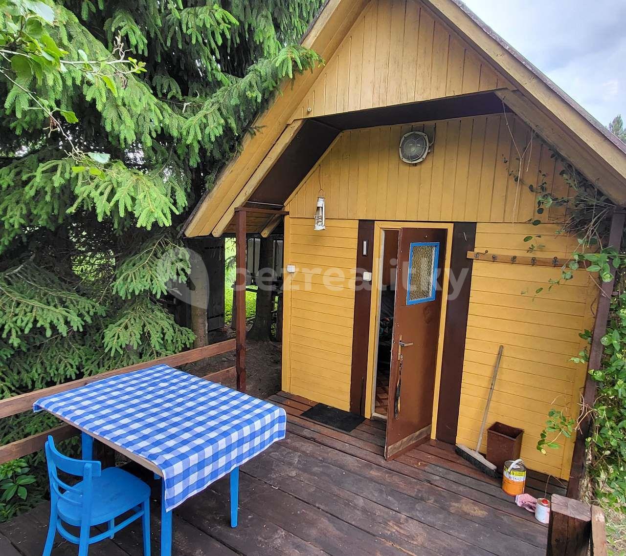 recreational property to rent, 0 m², Chrášťany, Středočeský Region