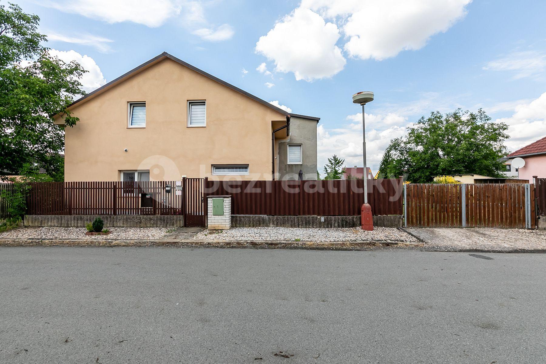 house for sale, 320 m², Luční, Tišice, Středočeský Region