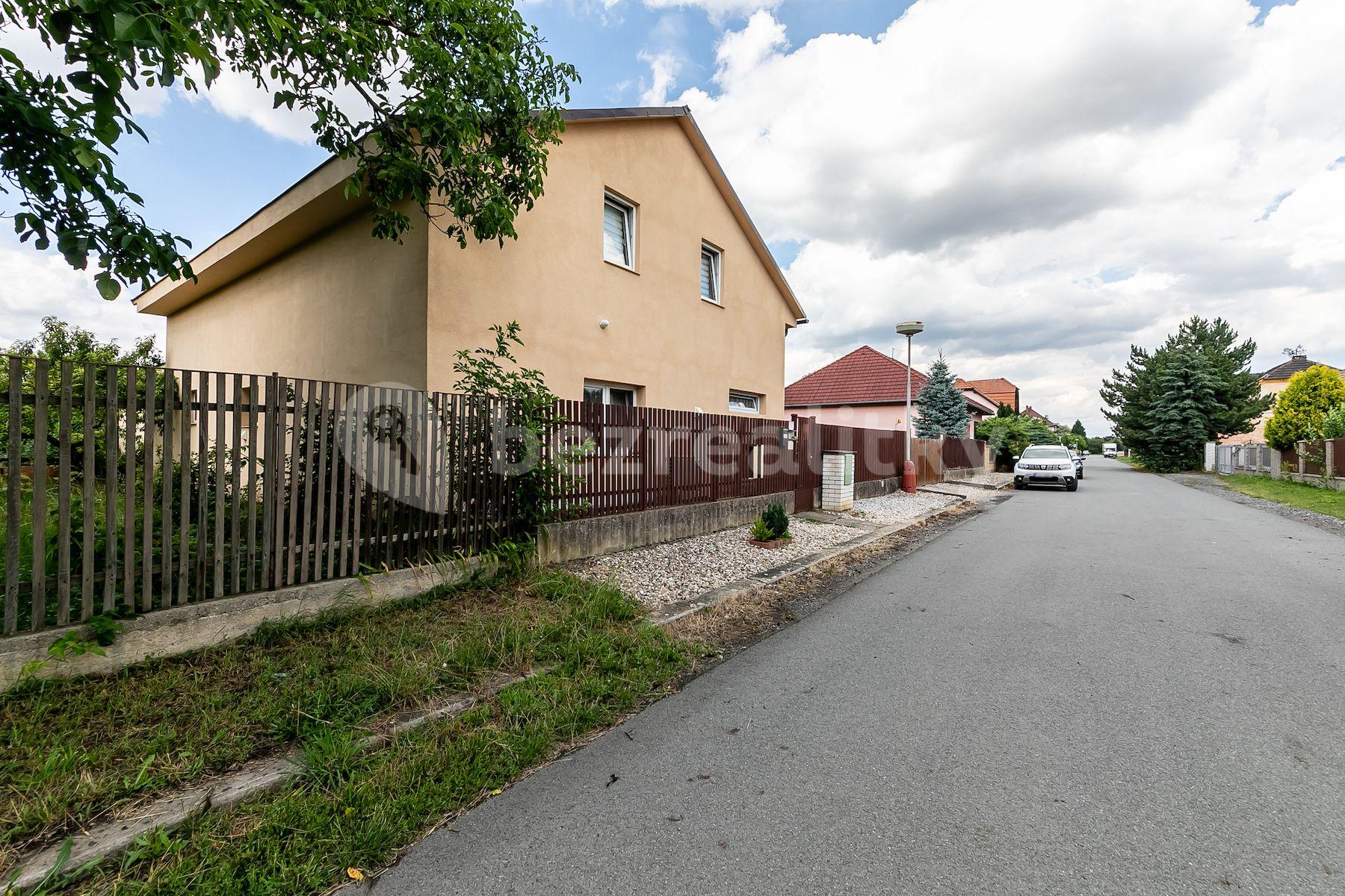 house for sale, 320 m², Luční, Tišice, Středočeský Region