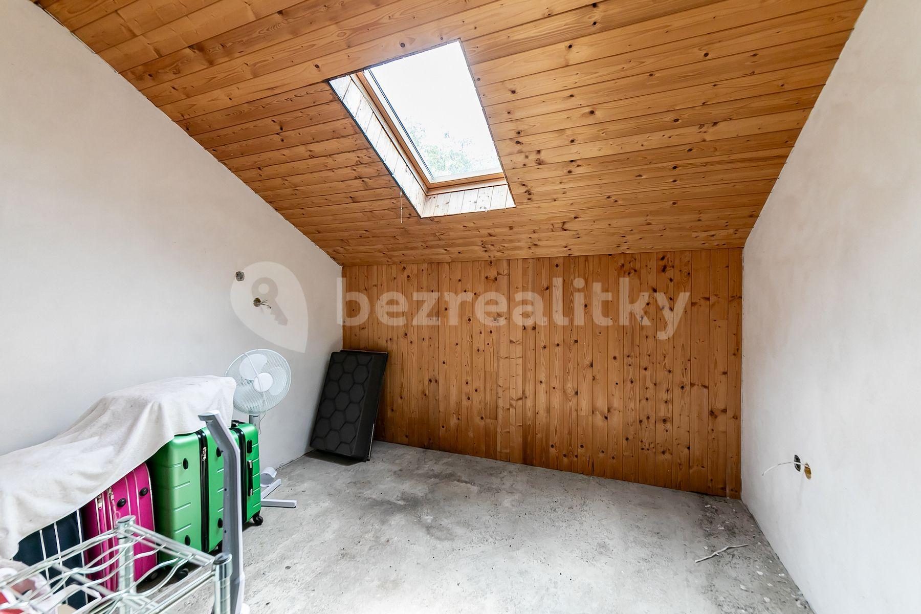 house for sale, 320 m², Luční, Tišice, Středočeský Region