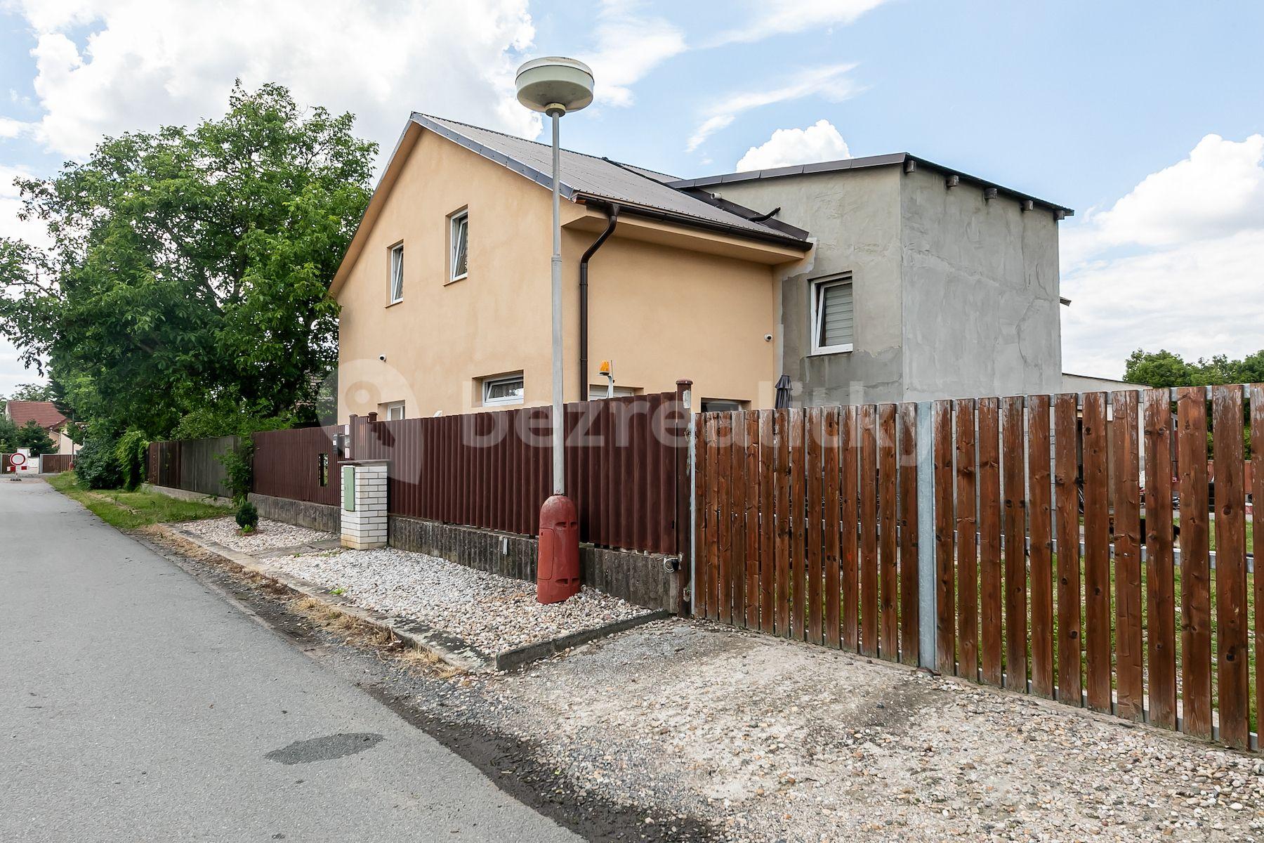 house for sale, 320 m², Luční, Tišice, Středočeský Region